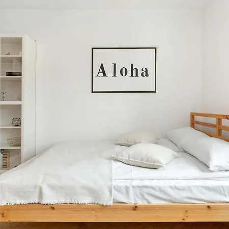 Bright With Desk Ideal For Remote Work By Renters