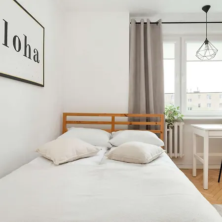 Bright With Desk Ideal For Remote Work By Renters Lägenhet *