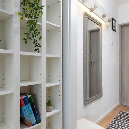 Bright With Desk Ideal For Remote Work By Renters Gdańsk